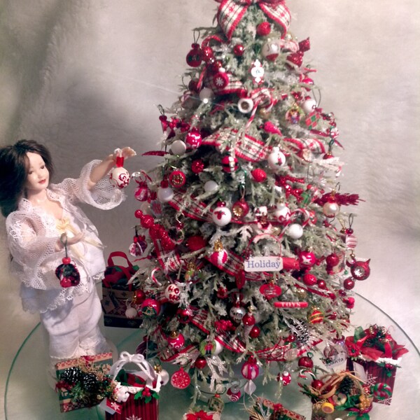 1:12 scale miniature  dollhouse roombox Christmas tree 10 inches high OOAK by Mable Malley