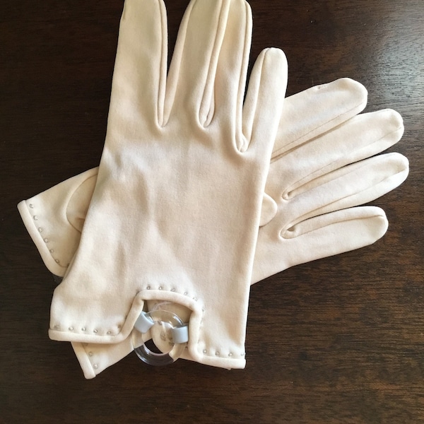 Vintage Ivory Taupe Kay Fuchs Cotton Gloves. Hand Stitched Trim with Clear Lucite Ring. Made in Western Germany. Small. Size 6 1/2. 1950s.