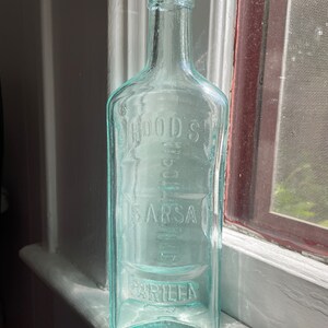 【中古】 Asprins and Alcohol ラスト・デイズ・オブ・エイプリル Vintage Hood's Sarsaparilla Aqua Blue Bottle, 1890's