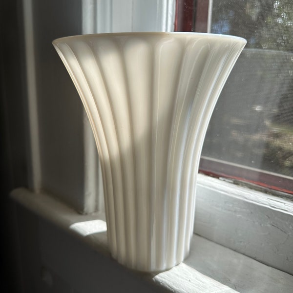 Vintage Fluted / Ribbed Milk Glass Vase with a Flared Top. Classic, Simple Style Mid Century Milk Glass Vase. Excellent Condition. 7.25 inch