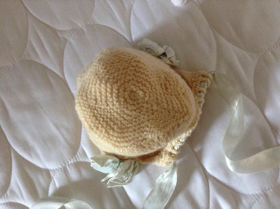 Vintage Hand Knit Baby Hat, Cream Colored Yarn an… - image 3