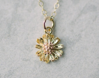 Collier Dainty Daisy : breloque fleur en or 14 carats