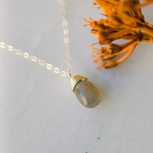 Sunstone Necklace Pendant •sunstone crystal necklace •natural stone necklaces •natural stone jewellery •Speckled Sunstone Pendant Necklace •