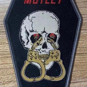 MCrue skull handcuff Coffin Shaped Woven patch heavy metal death black thrash speed grindcore crust doom cartoon novelty patches sew-on