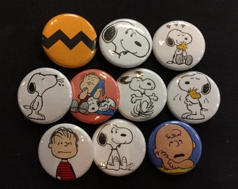 PEANUTS Button, Pin, Badge Set - charlie brown linus snoopy woodstock cult cartoon novelty