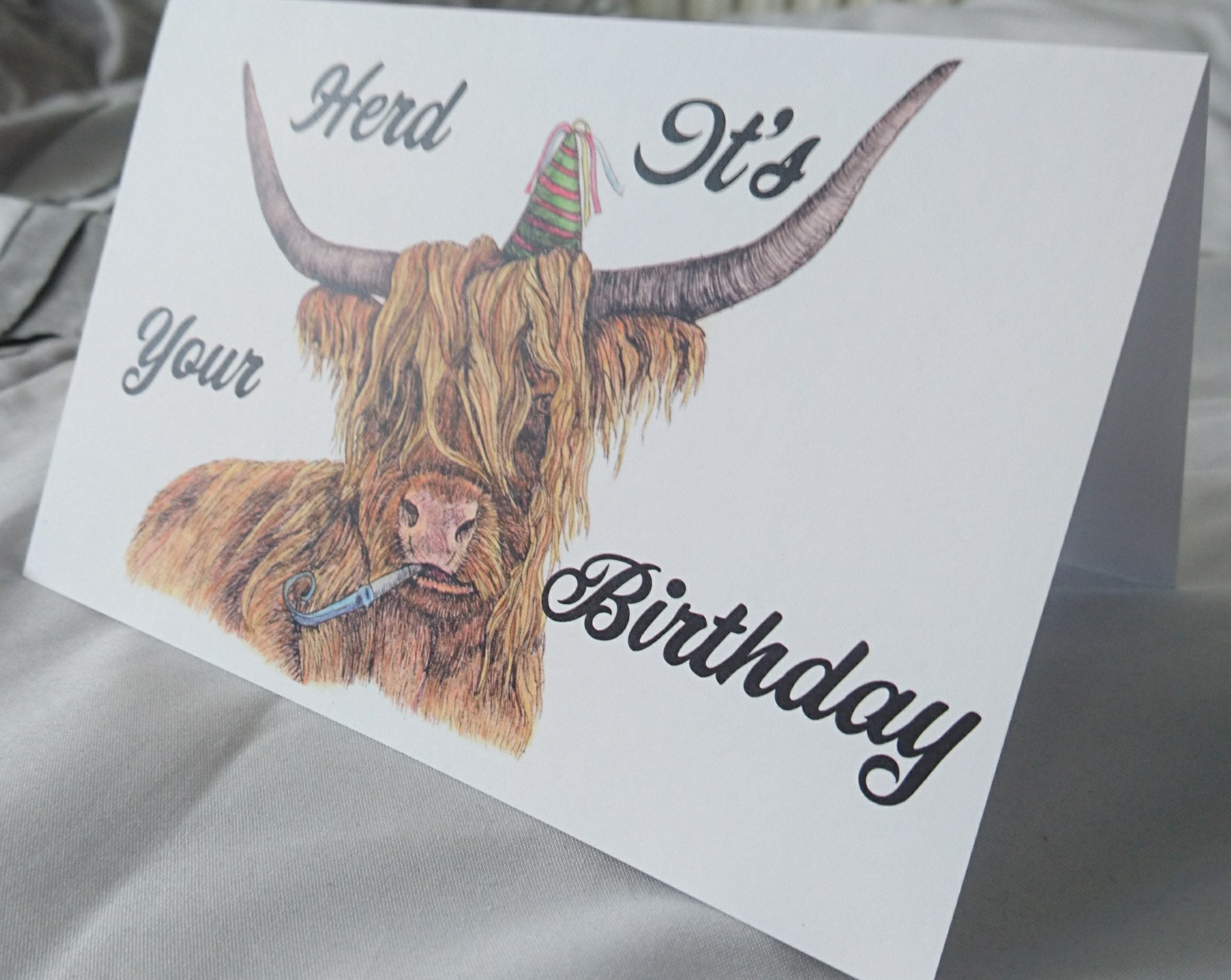 Manada es su tarjeta de cumpleaños con 3D Highland ganado vacas/