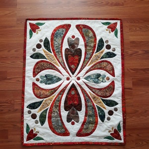 Hearts Afire - Appliqued Quilted Wall Hanging PDF Pattern, Batik Fabrics, Raw-Edge Applique, Fractal Art Inspired, Wall Hanging Pattern