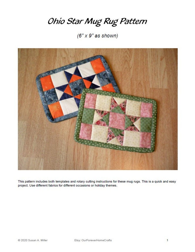 Puede incluir: Dos patrones de alfombras de taza acolchadas, una con una estrella azul y naranja y la otra con una estrella rosa y verde. El patr&oacute;n incluye plantillas e instrucciones de corte rotatorio para hacer estas alfombras de taza. El texto "Ohio Star Mug Rug Pattern (6" x 9" as shown)" est&aacute; en la parte superior de la imagen.