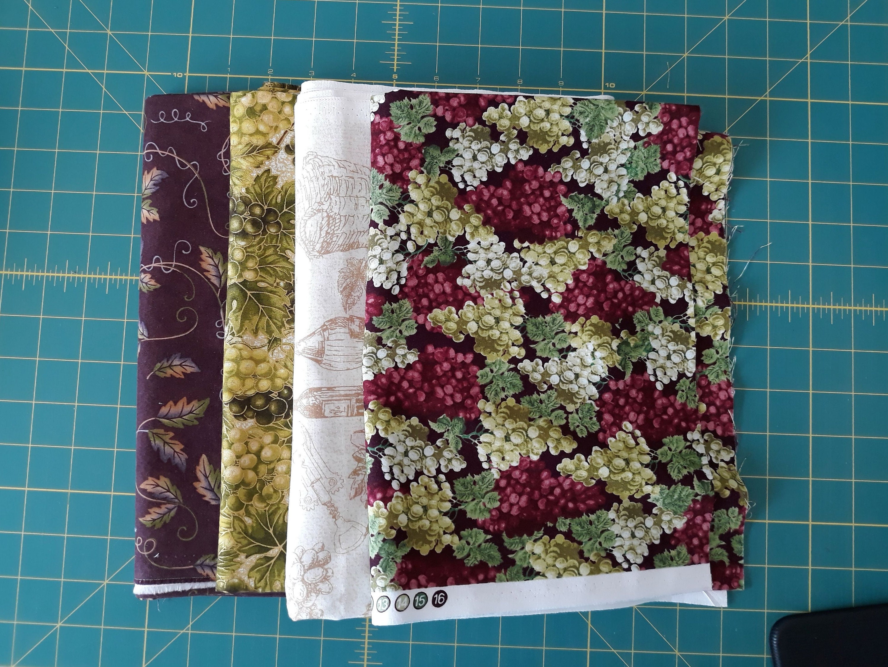 Wine-themed Quilted Placemat PDF Pattern, Pieced Blocks, Easy Placemat ...