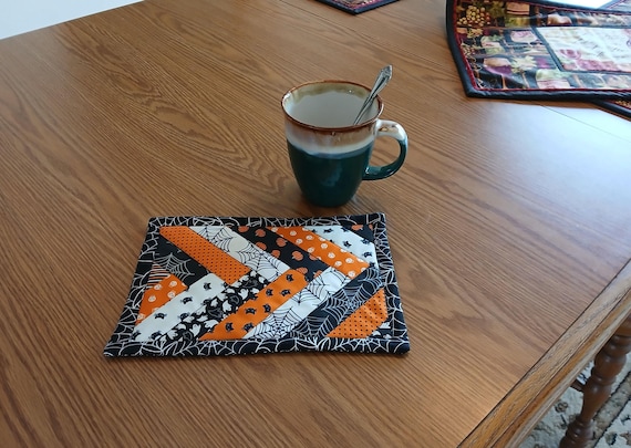 Halloween Mug Rug Pattern -- A Braided Mug Rug Pattern