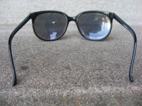 Hobie Polarized Cat Eye Sunglasses, vintage 1980's - image 4