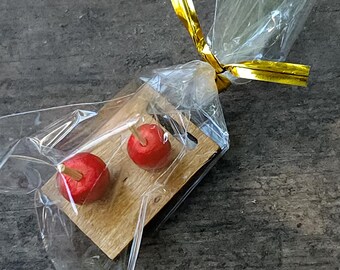 1:12 scale Dollhouse Halloween Candy Apples, Tiny sweet treats for trick or treatersOr poisoned apples for little witches and goblins (#4)