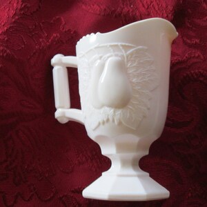 Vintage Baltimore Pear Shell Pink Creamer