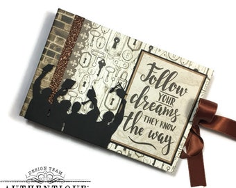 Criss Cross Accordion Graduation Pocket Mini Album - Accolade