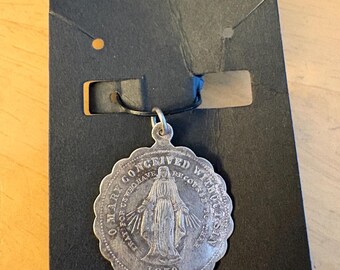 Sterling Silver Miraculous Medal with a Scalloped Edge