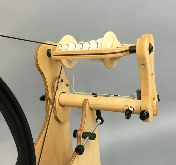 Great Spinning Wheels for Beginners - Heart Hook Homespun