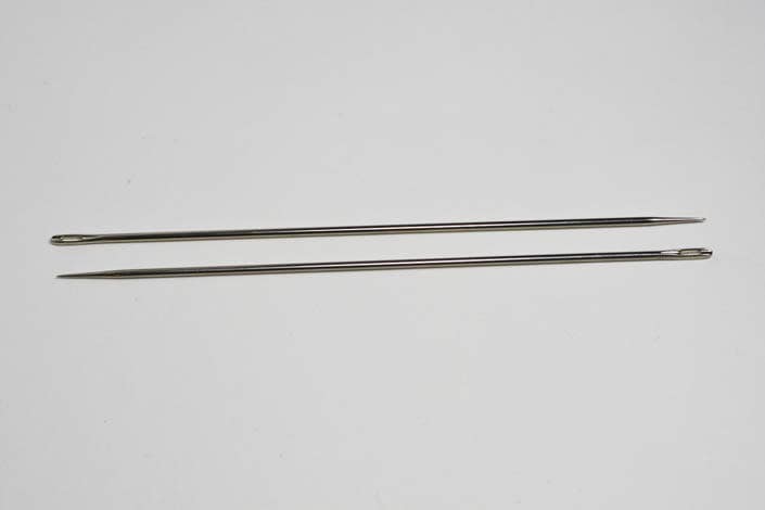 Long Needle Threader for Embroidery Stitching and Punch Needle Tools. 2 per  Package. 6-1/8 Long. Clover 8810 