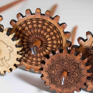 Snyder Gear Spindles in various sizes and designs, Mandala, Sheep, Checker, Flower, Celtic