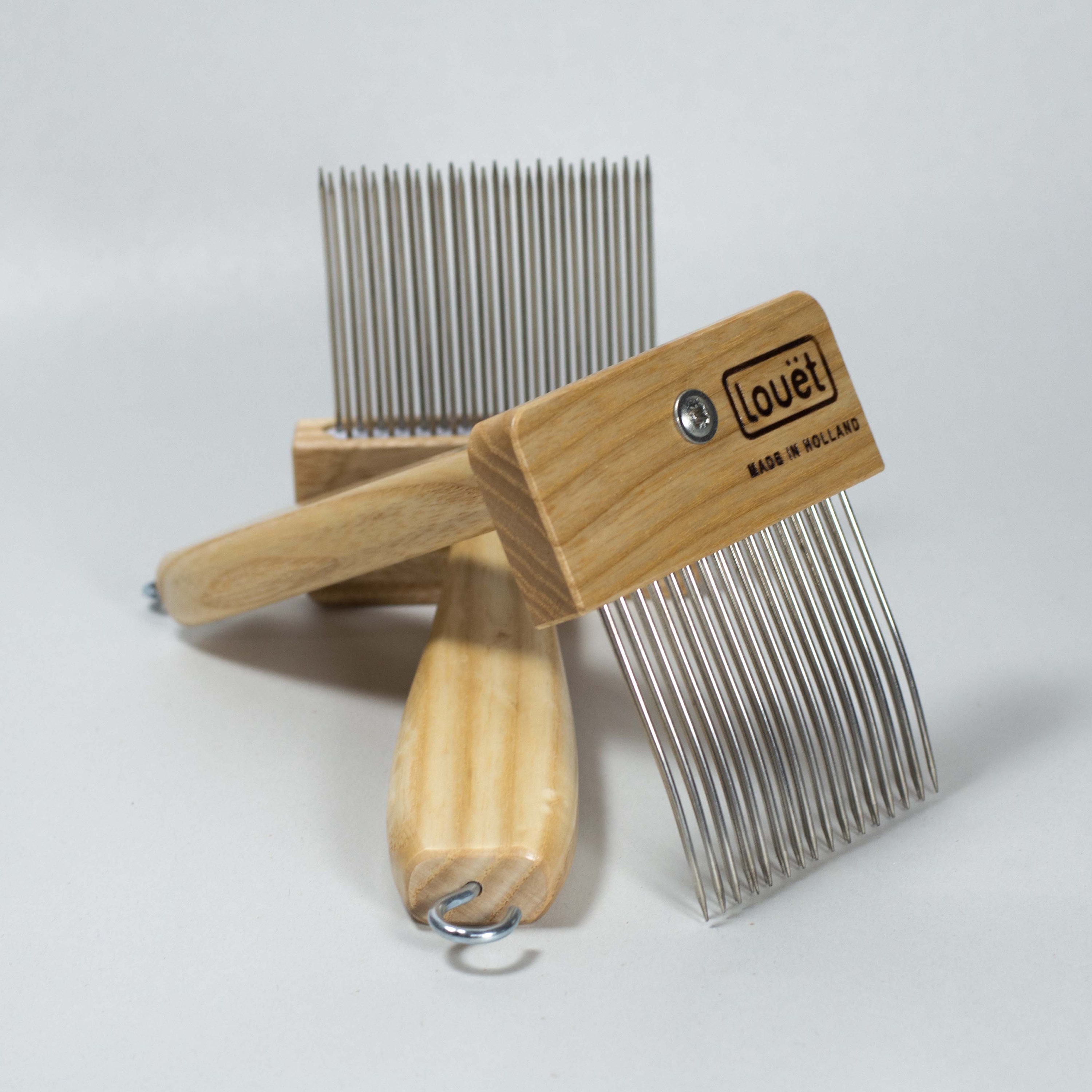 I made my own wool combs! : r/Handspinning