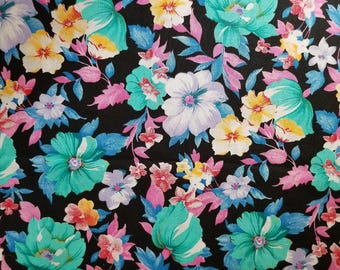 Floral Design Cotton Fabric Remnant - 61" long and 60" wide - Candlewood /Flame Textiles - 1990s
