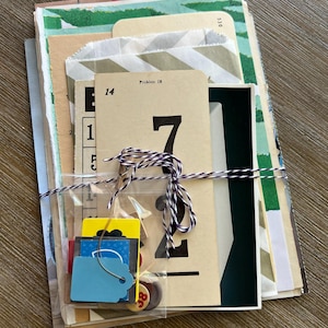 Kit de papel y material efímero con temática infantil vintage* Bolsa de sorpresas mixta; diario basura, scrapbooking, adornos, páginas de libros infantiles, ilustraciones