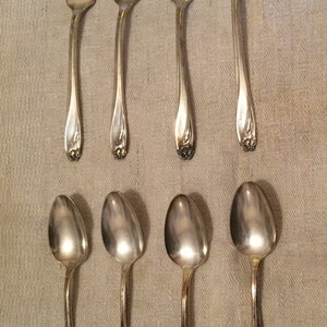 8 piece Rogers Daffodil silverplate flatware