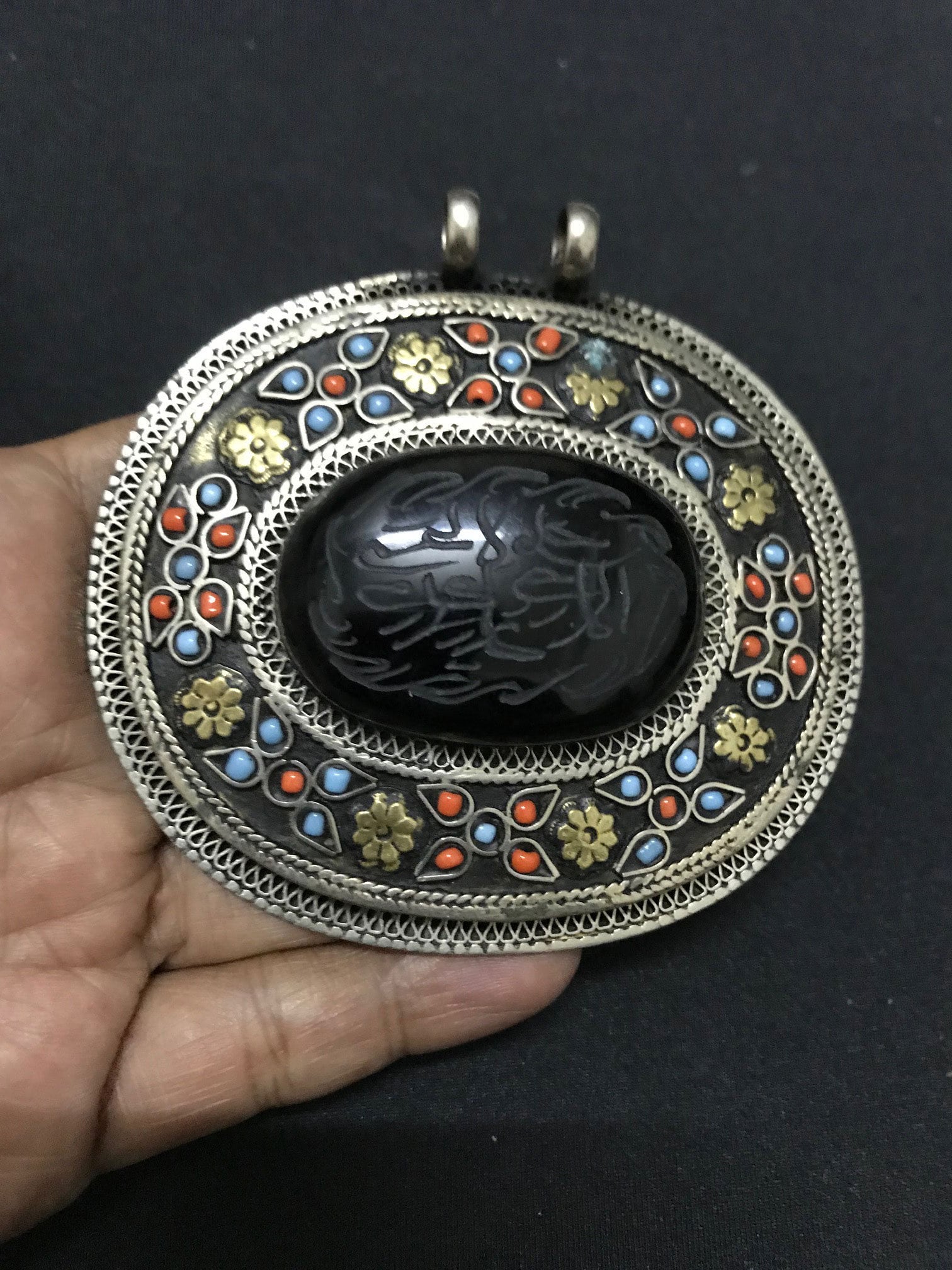 Pendentif En Agate Gravée Et Argent - Calligraphie Arabe, Art Islamique - Neuf Sans Emballage - Pièce Spirituelle Ou Décorative