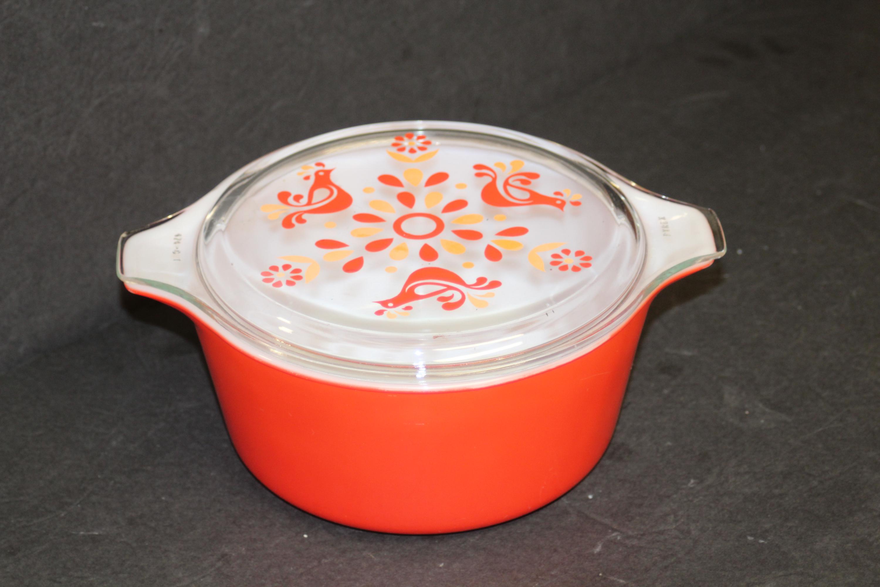Vintage Pyrex Friendship red casserole dish with lid, 474-B, VG+/No Fading /A few scuffs/Vibrant Color  Made In USA