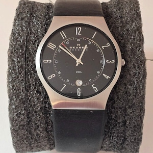 Skagen Denmark Mens Thin Date Watch RUNS 233XXLSLB