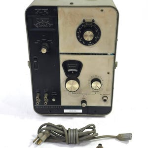 Vintage Edison Electronics Standard Signal Generator 25-520 Mhz UNTESTED