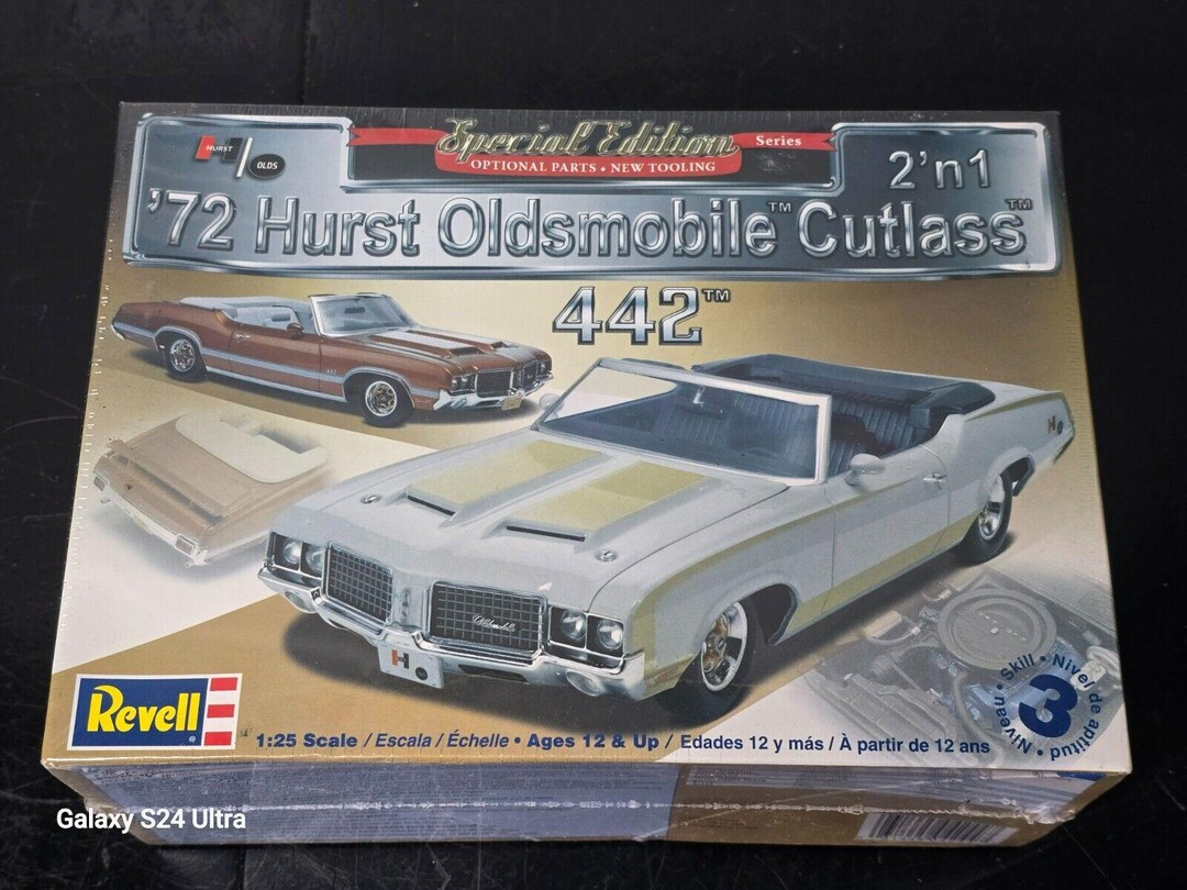 Revell 1/25 Special Edition 1972 Hurst Oldsmobile Cutlass 442 Model Kit ...