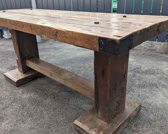 Mesa industrial vintage de Justin Meath Baker y Christopher Neville. Una pieza única y exclusiva.