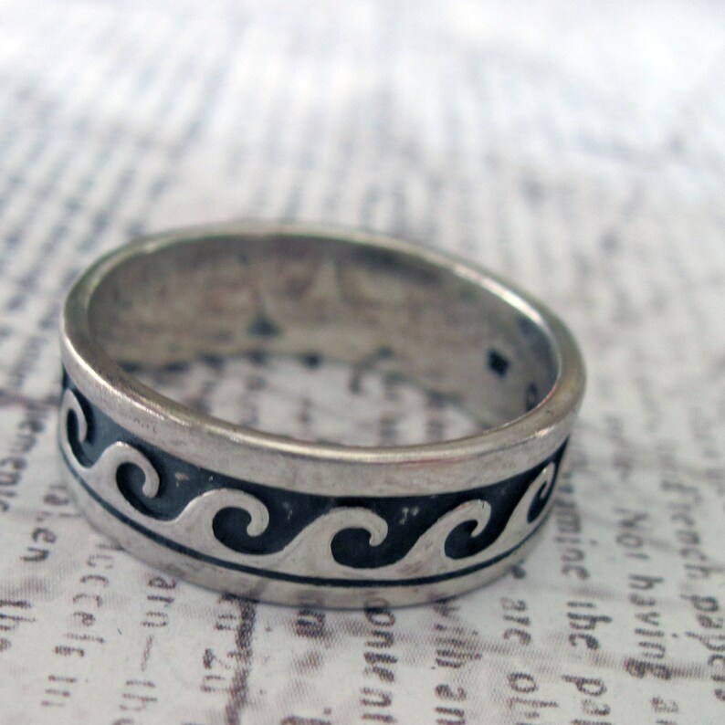 Cresting Waves Design Engraved Sterling Silver Vintage Band Ring Size 7