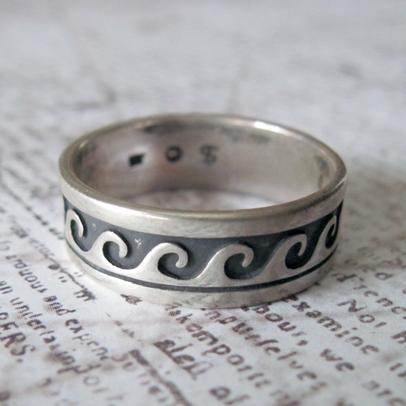 Cresting Waves Design Engraved Sterling Silver Vintage Band Ring Size 7