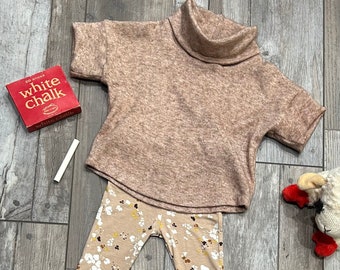 Babys Spielset Kurzarm Cowl Neck Pullover Strick Top über Skinny Flared Leggings Größe 12/18 Monate