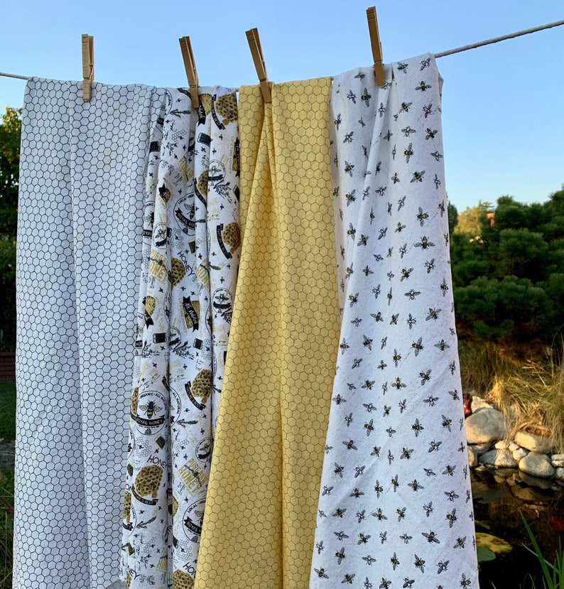 Spjälsängslakan i bomull med Honey Bees-motiv: Könsneutralt, honungskakamönster bild 2