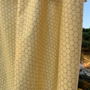 Spjälsängslakan i bomull med Honey Bees-motiv: Könsneutralt, honungskakamönster bild 5