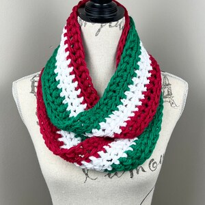 Crochet scarf, red green and white striped infinity scarf, Christmas scarf, holiday scarf