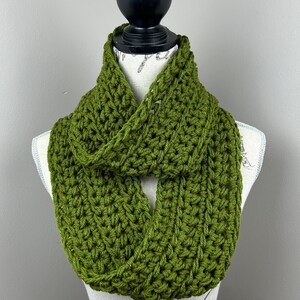 Olive green chunky crochet infinity scarf image 4