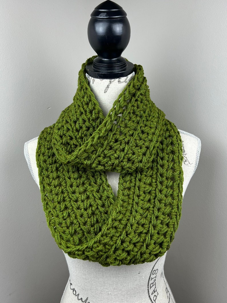Olive green chunky crochet infinity scarf image 4