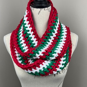 Crochet scarf, red green and white striped infinity scarf, Christmas scarf, holiday scarf