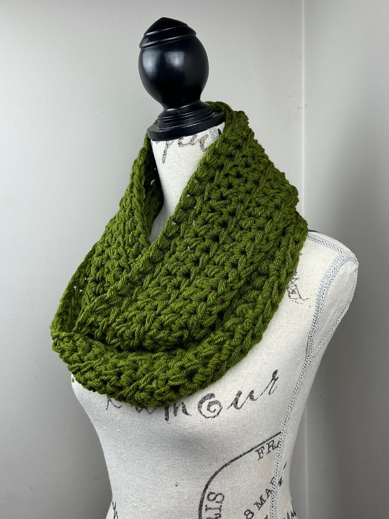 Olive green chunky crochet infinity scarf image 3