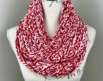 Crochet holiday scarf, red white christmas infinity scarf