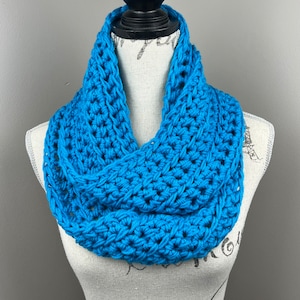 Crochet infinity scarf, blue crochet scarf
