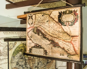 Pull down chart of the Adriatic sea from 1590, Canvas antique wooden pirate frame, Shows Yugoslavia, Dalmatia, Dubrovnik, Ships