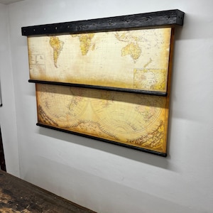 Sistemi a rulli con mappe doppie o triple e legno antico, lavagna bianca o copertura per TV, idea per l'istruzione parentale