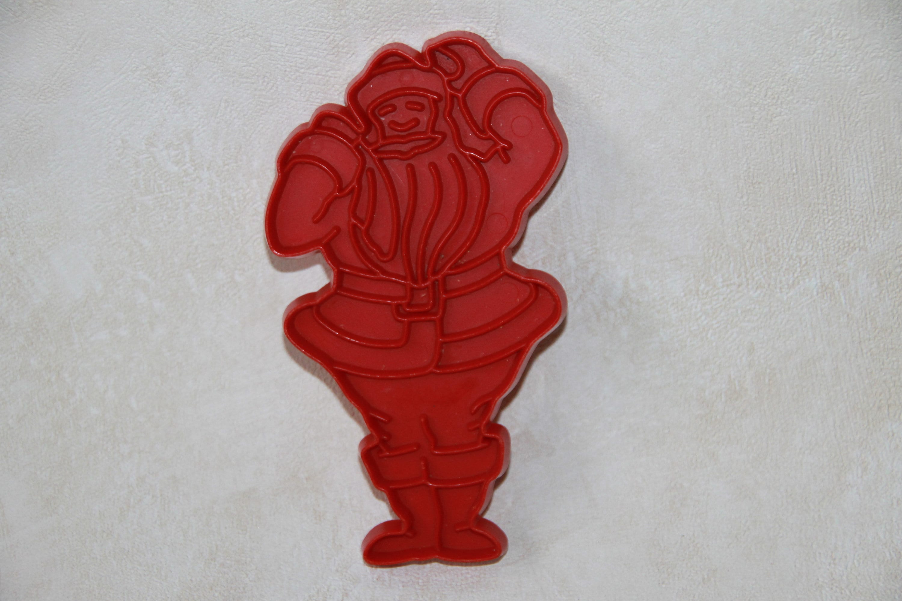 Tupperware Set Of 8 Holiday Cookie Cutters With Handles On The Back – Ron's  Rescued Treasures