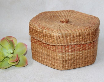 Woven Basket with Lid - Hexagonal Sweetgrass Trinket / Sewing / Storage Basket