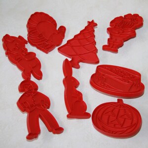 Tupperware Cookie Cutters - Set of 8 Vintage Plastic Cookie Cutters