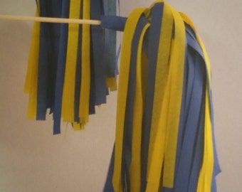 10 Cheerleader UCLA BRUINS Pom Pom Shakers, UCLA Party Favor Decorations, Blue and Gold, Football Decor, Cheerleading Pom Poms, Rooter Poms